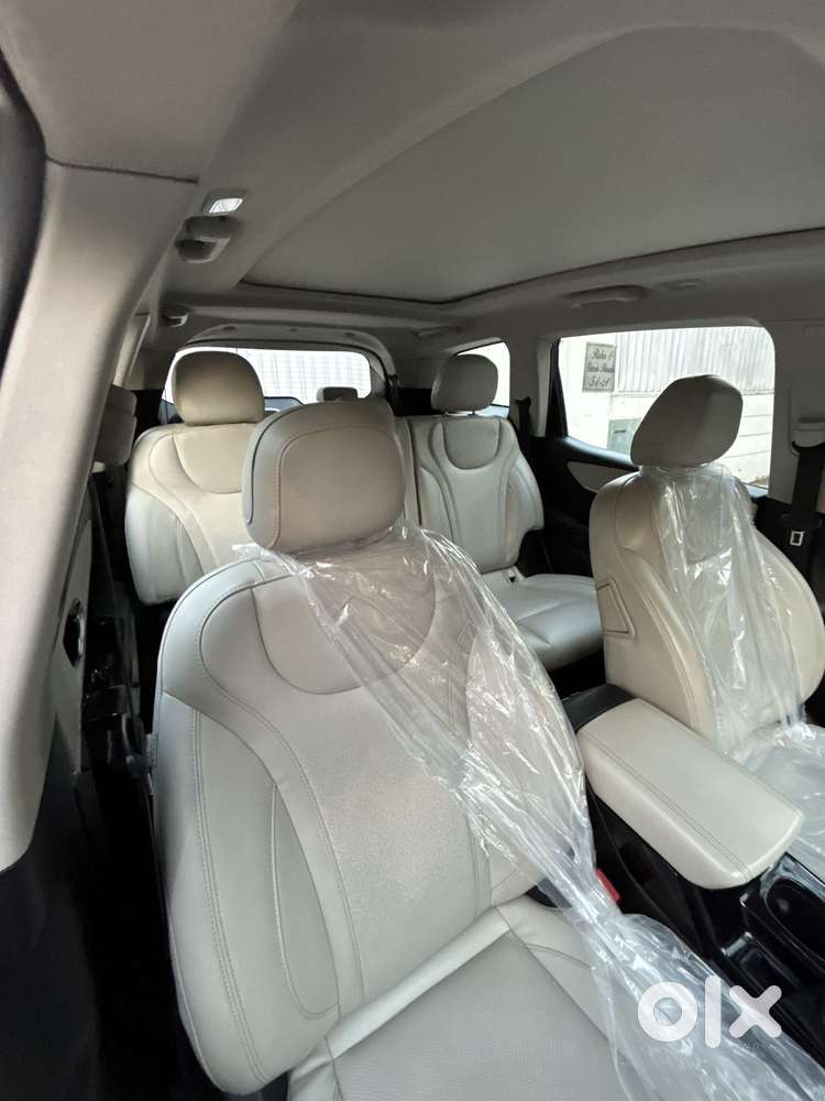 Mahindra Xuv700 2.2 Ax 7 Diesel At Str, 2023, Diesel