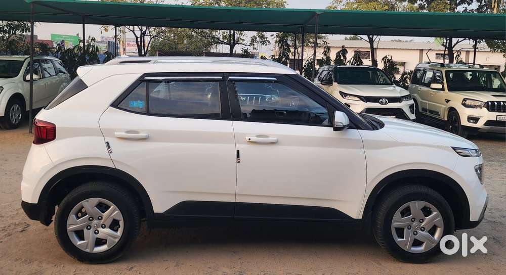 Hyundai New Venue, 2022, Cng & Hybrids