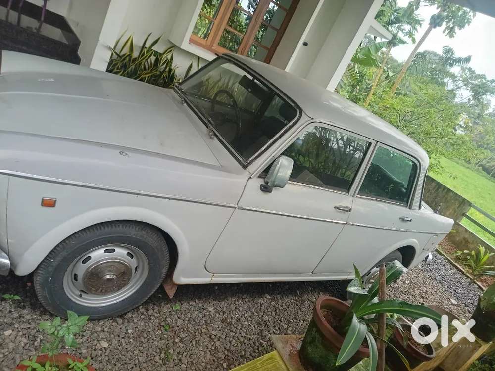 Antique Premier Padmini 1975