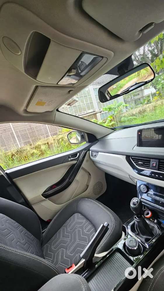 Tata Nexon 2021( November )petrol 78000 Km Driven, Single User Car