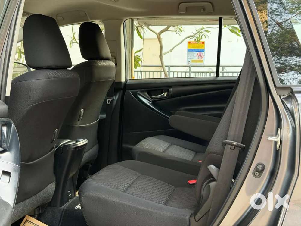 Toyota Innova Crysta G At 2022