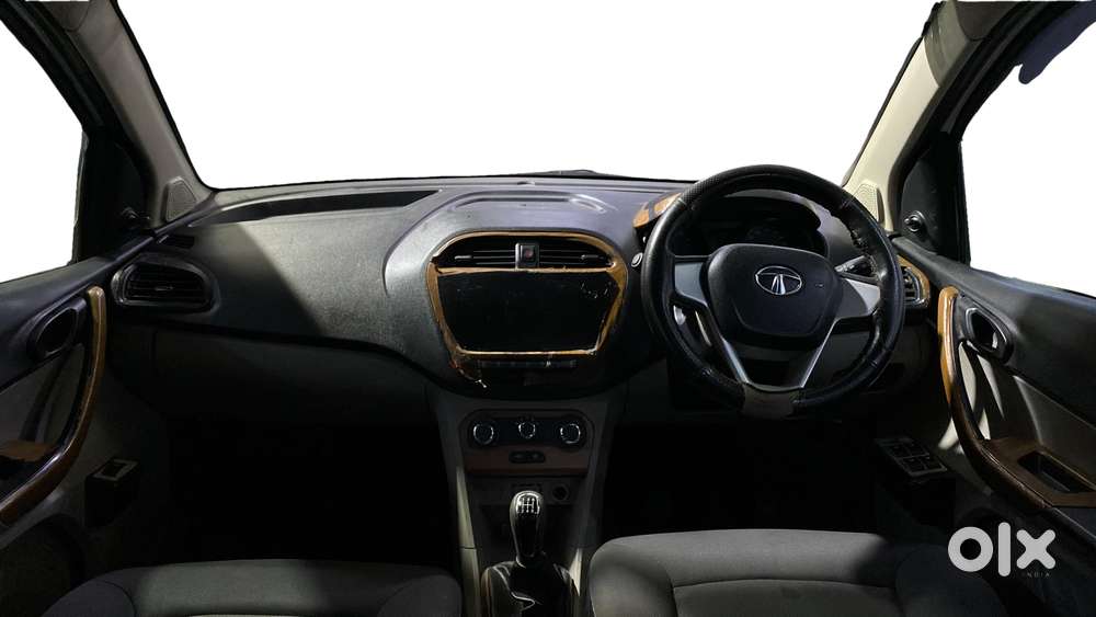 Tata Tiago Xe, 2017, Petrol