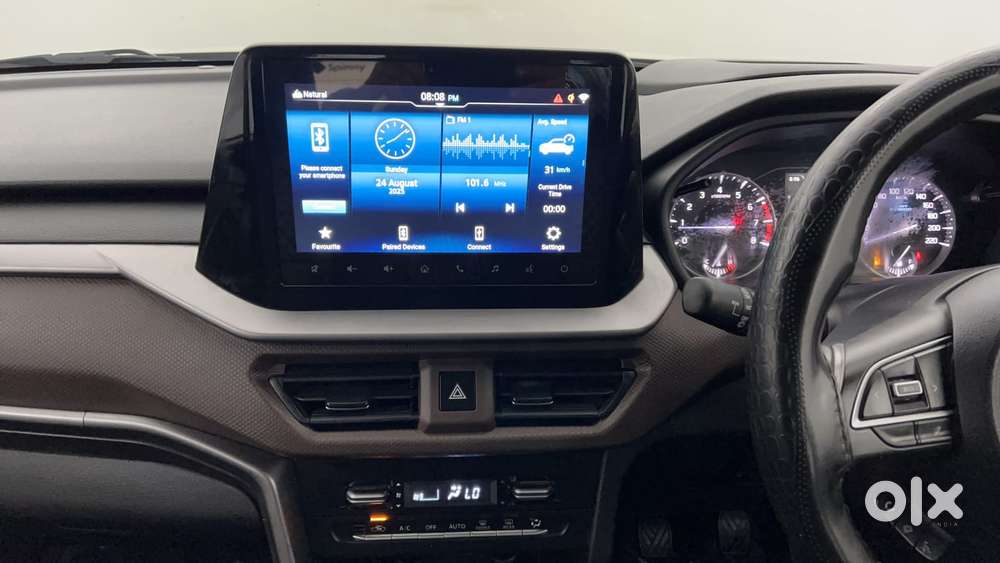Maruti Suzuki Brezza 1.5 Zxi At Smart Hybrid Dual Tone, 2023, Petrol