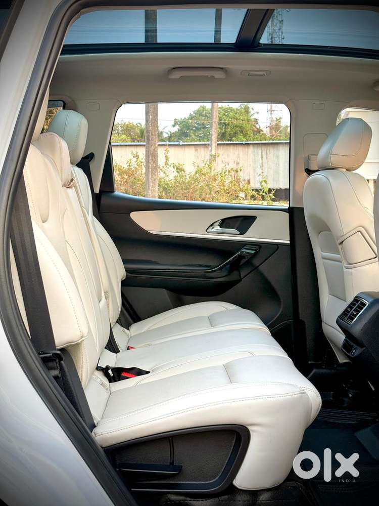 Mahindra Xuv700 2.2 Ax 7 Diesel Mt Str, 2025, Diesel