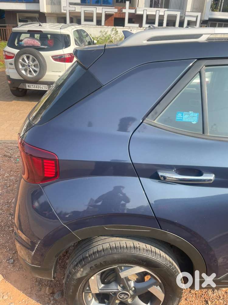 Hyundai Venue 2020 Petrol Well Maintained