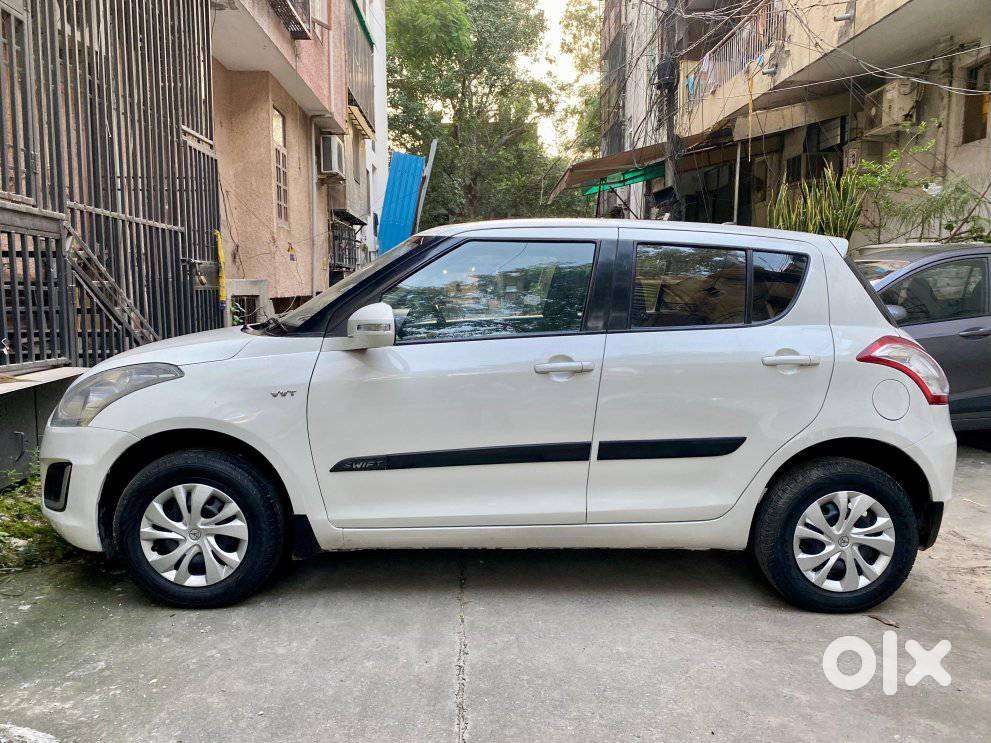 Maruti Suzuki Swift Vxi Abs Bsiv, 2016, Petrol