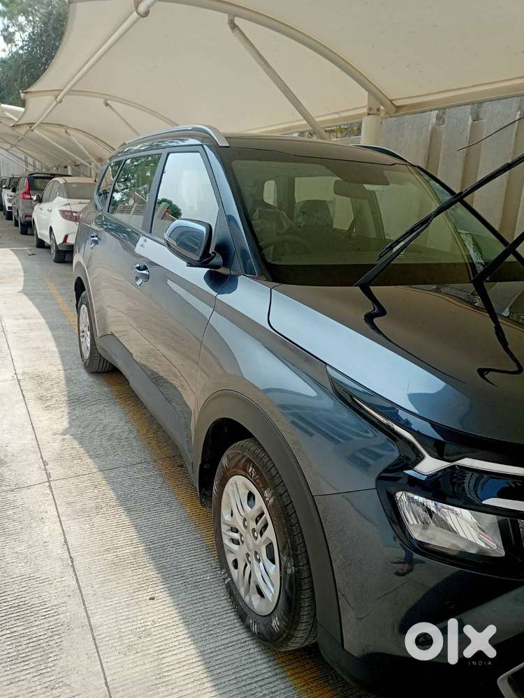 Kia Carens 2023 Petrol Well Maintained