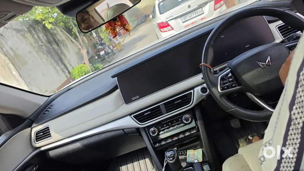 Mahindra Xuv700 Petrol 2023