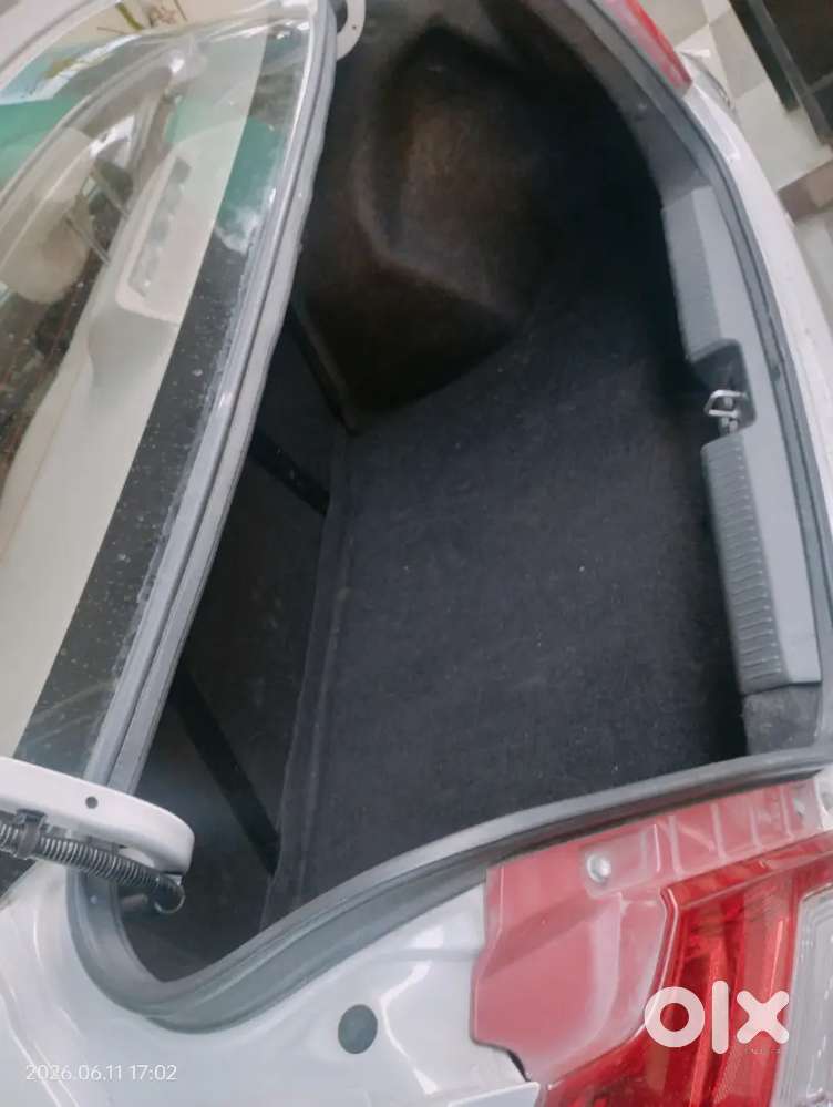 Maruti Suzuki Dzire 2017 Petrol 32000 Km Driven