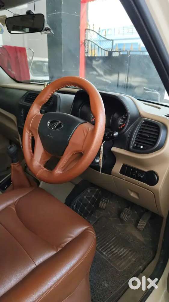 Mahindra Tuv 300 2018