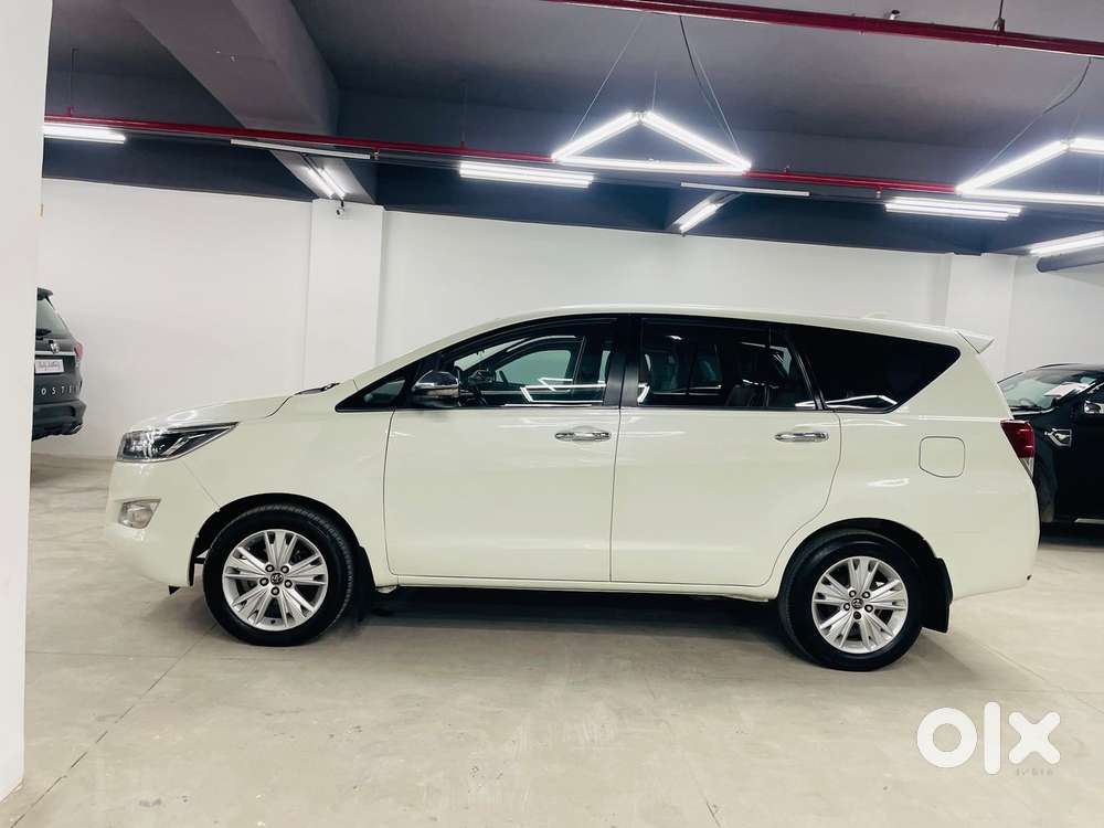 Toyota Innova Crysta 2.8z Automatic, 2016, Diesel