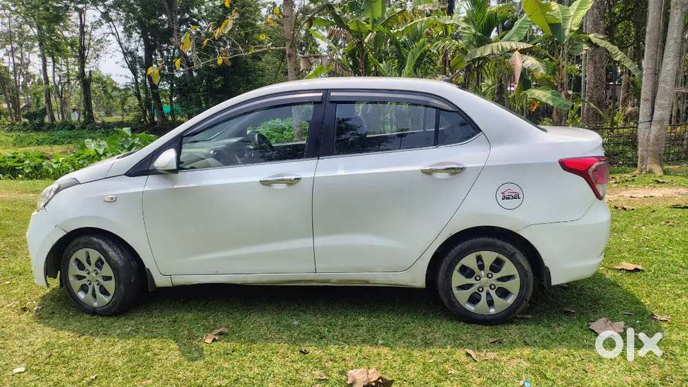Hyundai Xcent 2015 Diesel 66800 Km Driven All Goodcondition