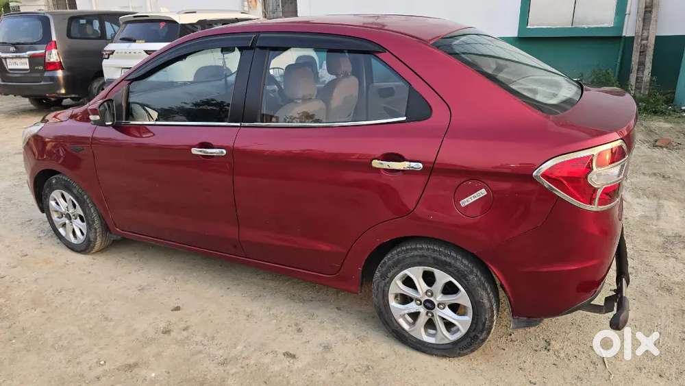 Ford Aspire Titatinium Blu 2017