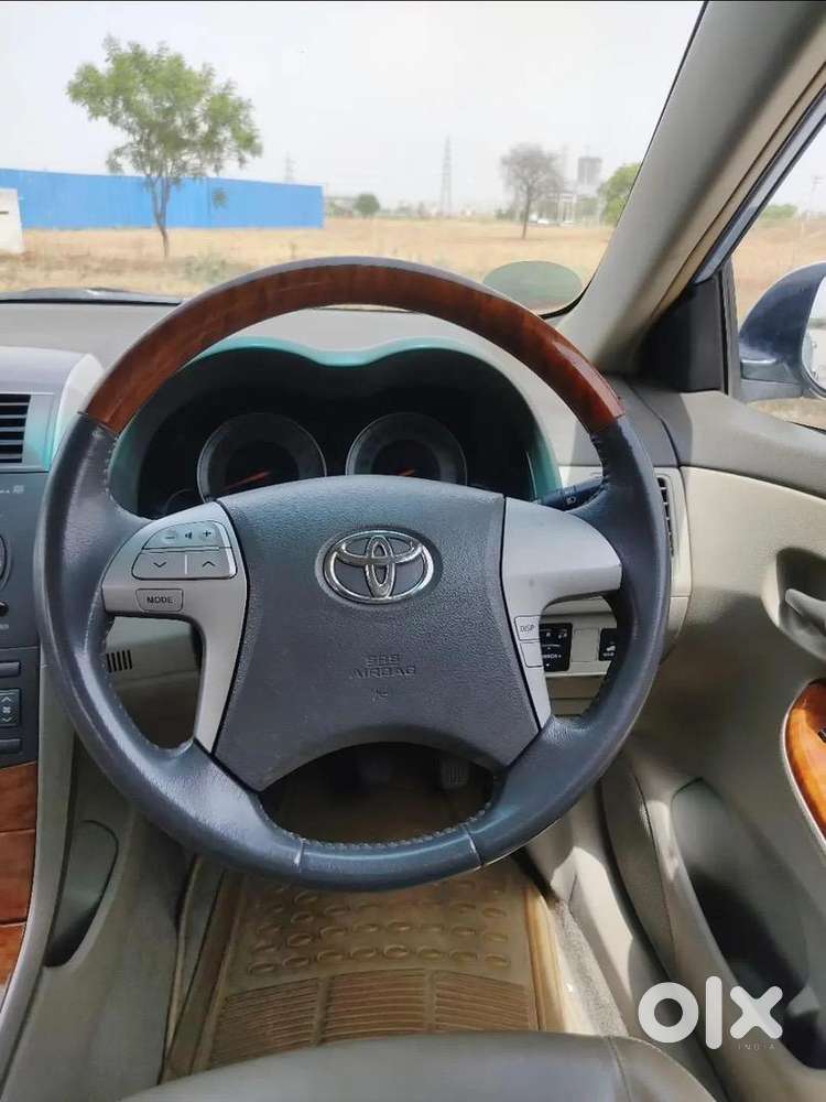 Toyota Corolla Altis 2011 Petrol