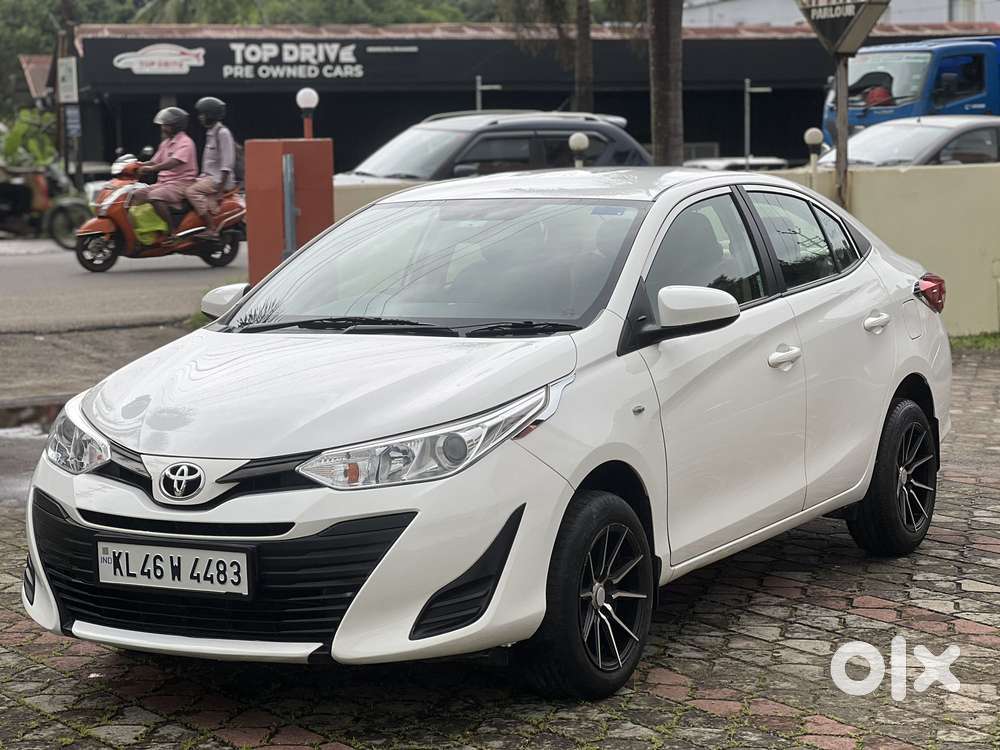 Toyota Yaris Ativ J, 2021, Petrol