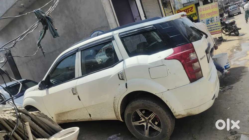 Mahindra Xuv500 2017 179000 Km Urgent Sale Cash Payment