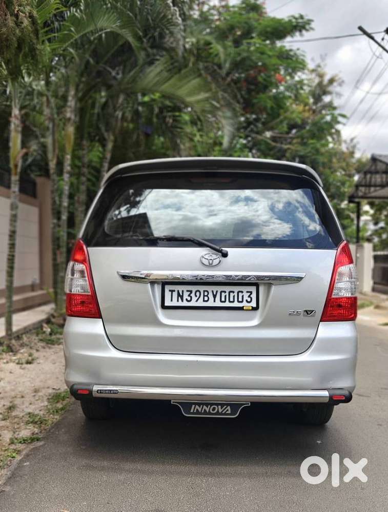 Toyota Innova 2.5 Vx (diesel) 8 Seater Bs Iv, 2013, Diesel