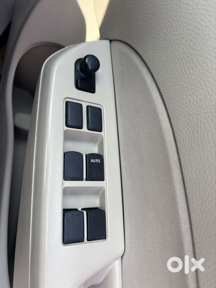 Maruti Suzuki Swift Dzire Vxi Optional, 2015, Petrol