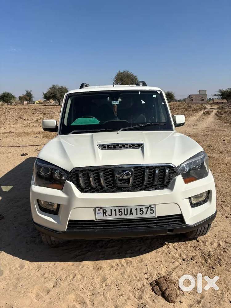 Mahindra Scorpio S10