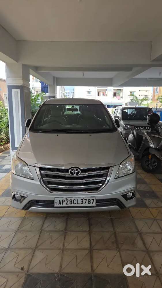 Toyota Innova 2014