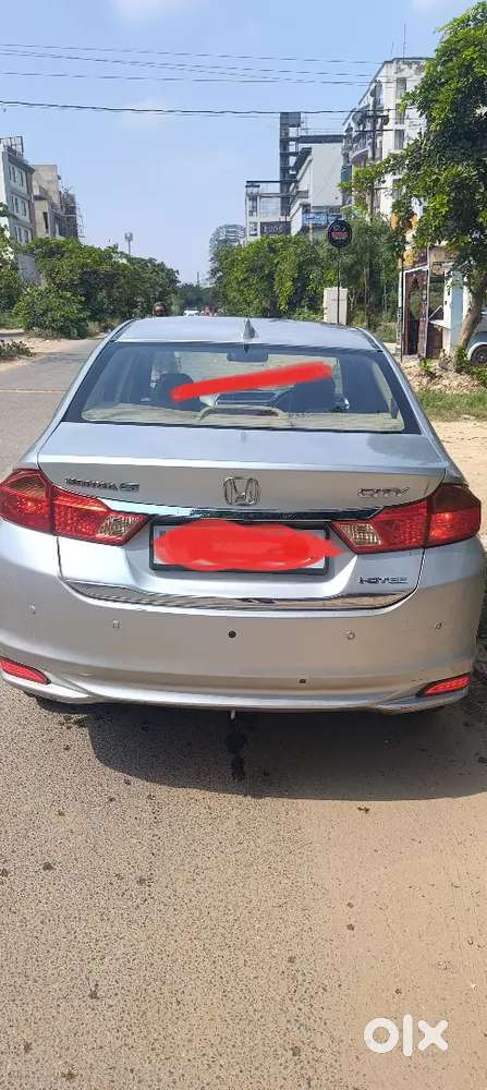 Honda City 2015 Diesel  &ndash;  ₹4.30 Lakh