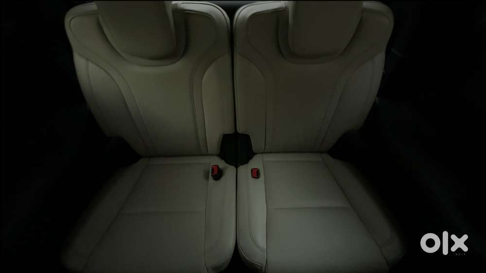 Mahindra Xuv700 2.2 Ax 7 Diesel At Luxury Pack Str, 2021, Diesel