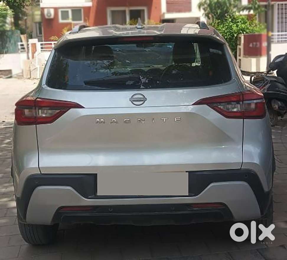 Nissan Magnite 1.0 Xv Premium, 2023, Petrol