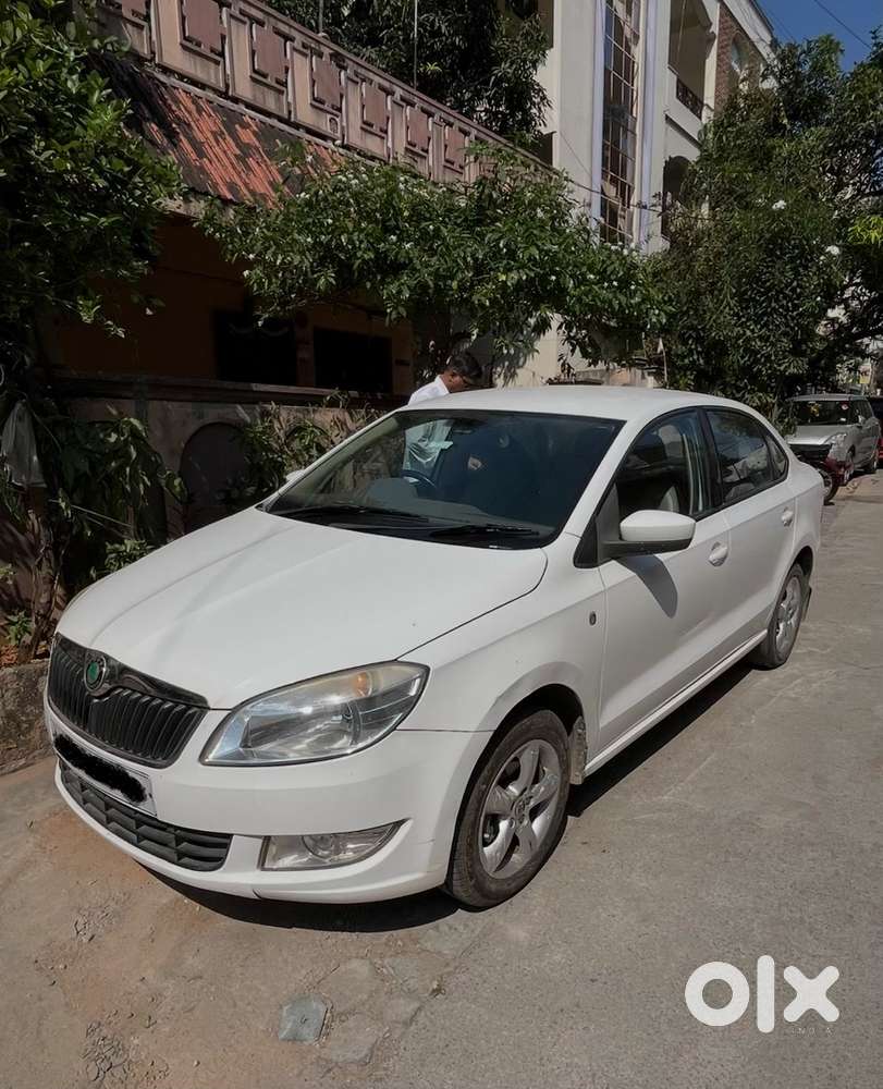 Skoda Rapid Petrol Manual 2013