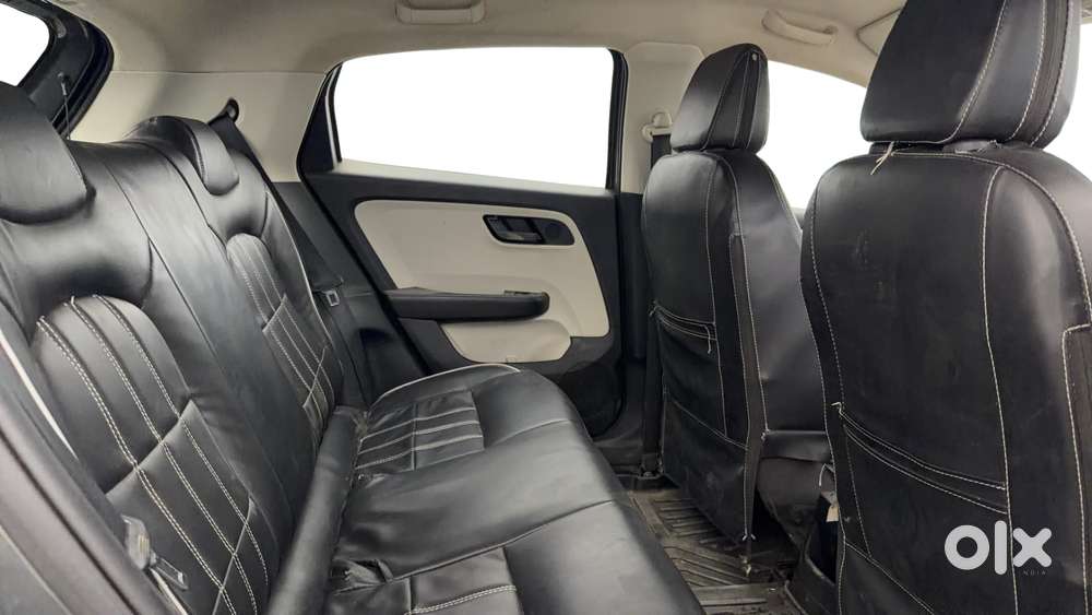 Tata Altroz 1.2 Xm Plus, 2022, Petrol
