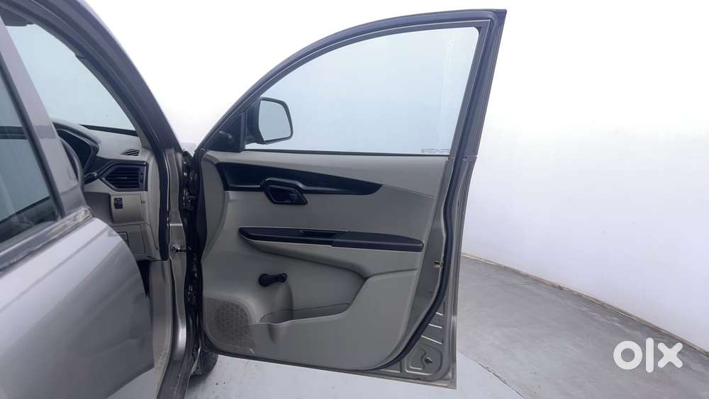 Mahindra Kuv 100 Mfalcon G80 K2, 2016, Petrol