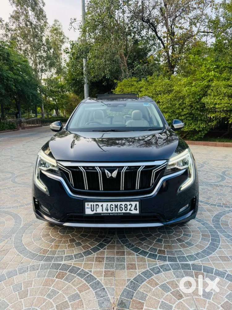 Mahindra Xuv700 2.0 Ax 7 Petrol Mt Str, 2025, Petrol