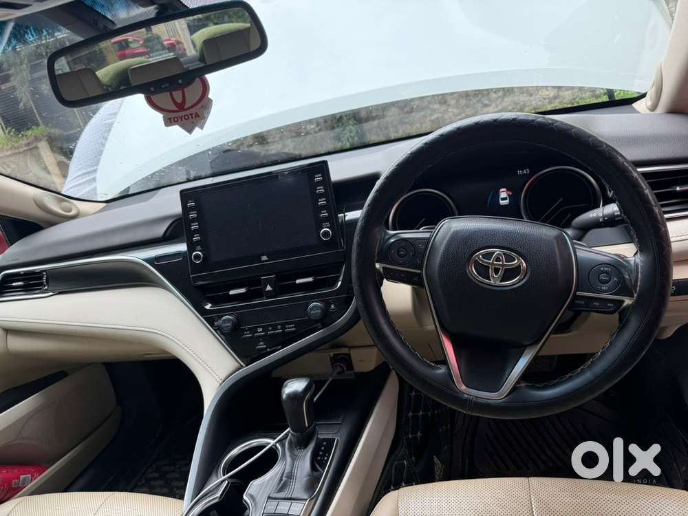 Toyota Camry Hybrid 2023