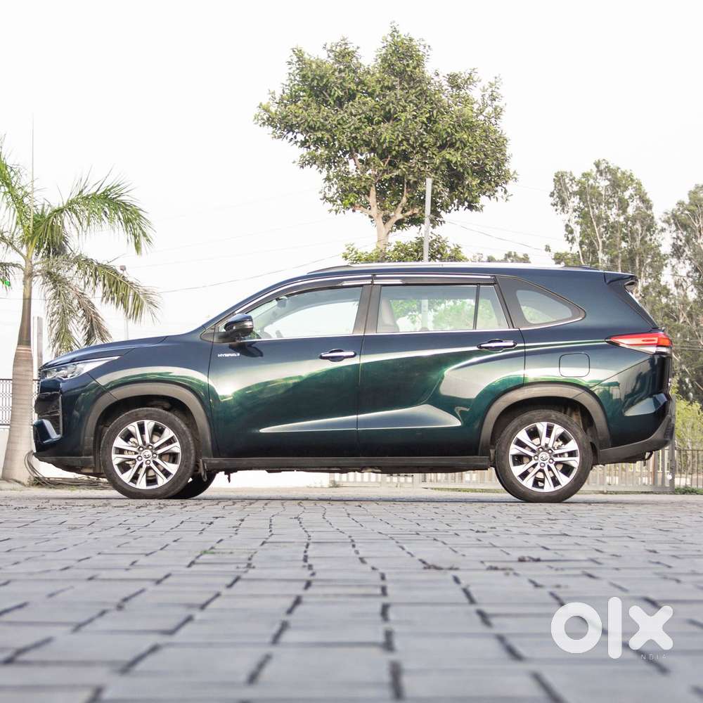 Toyota Innova Hycross 2.0 Zx (o) Hybrid 7 Str, 2024, Cng & Hybrids