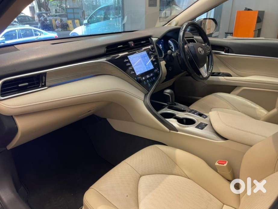 Toyota Camry Hybrid, 2020, Cng & Hybrids
