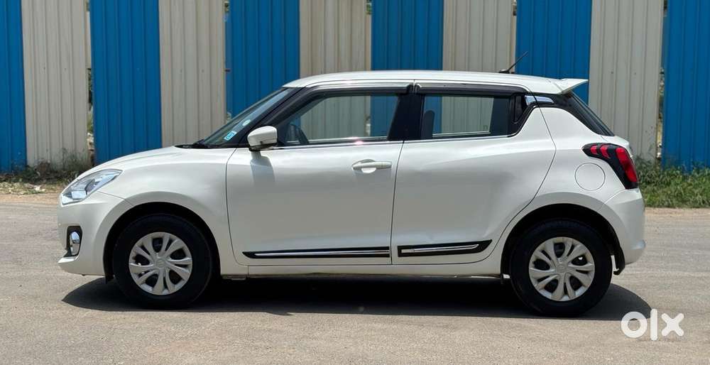 Maruti Suzuki Swift Vxi + Manual, 2019, Petrol