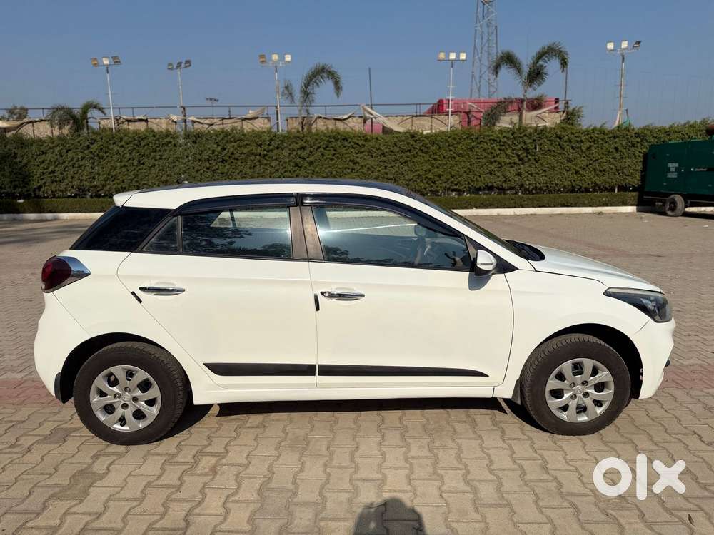 Hyundai I20 Sportz 1.2 Bs-iv, 2018, Petrol