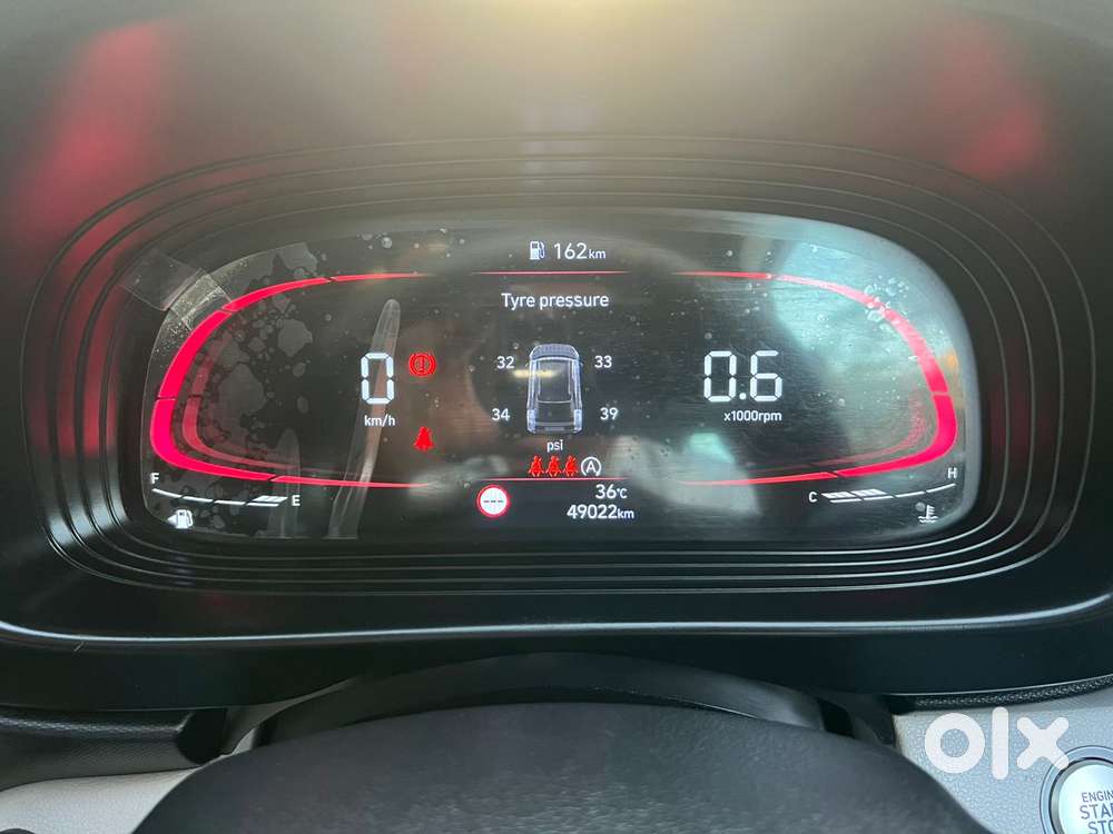 Hyundai Venue Sx Mt, 2024, Cng & Hybrids