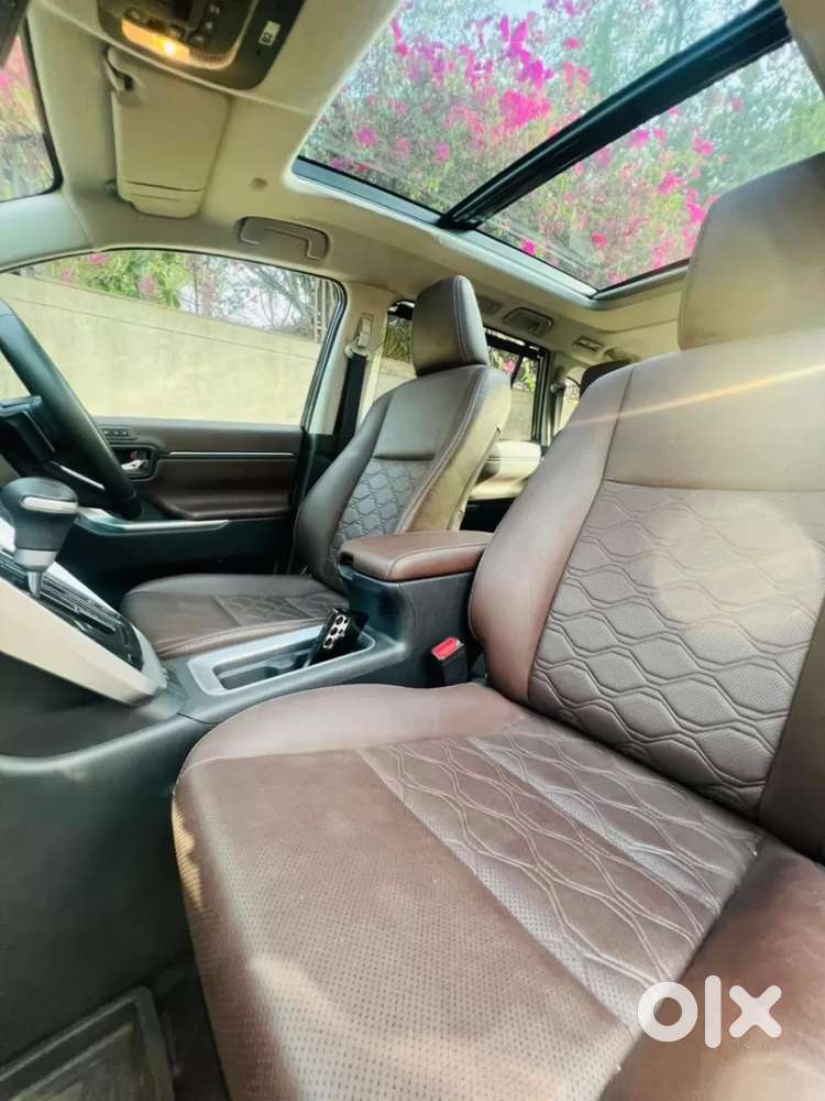 Toyota Innova Hycross 2.0 Zx Hybrid 7 Str, 2025, Petrol