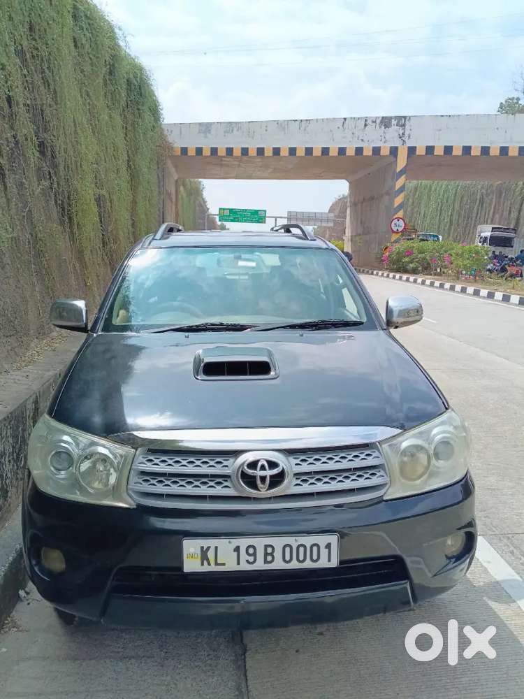 Toyota Fortuner 2011 Diesel 140000 Km Driven