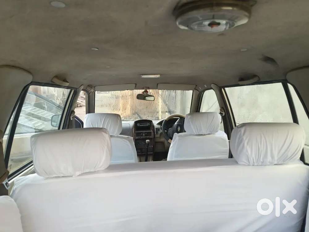 Tavera Top Model 7 Seater