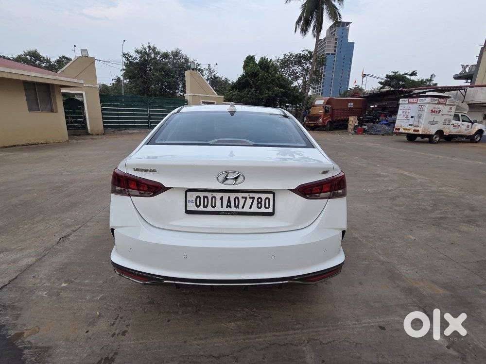 Hyundai Verna 1.5 Sx (o) Vtvt, 2023, Petrol