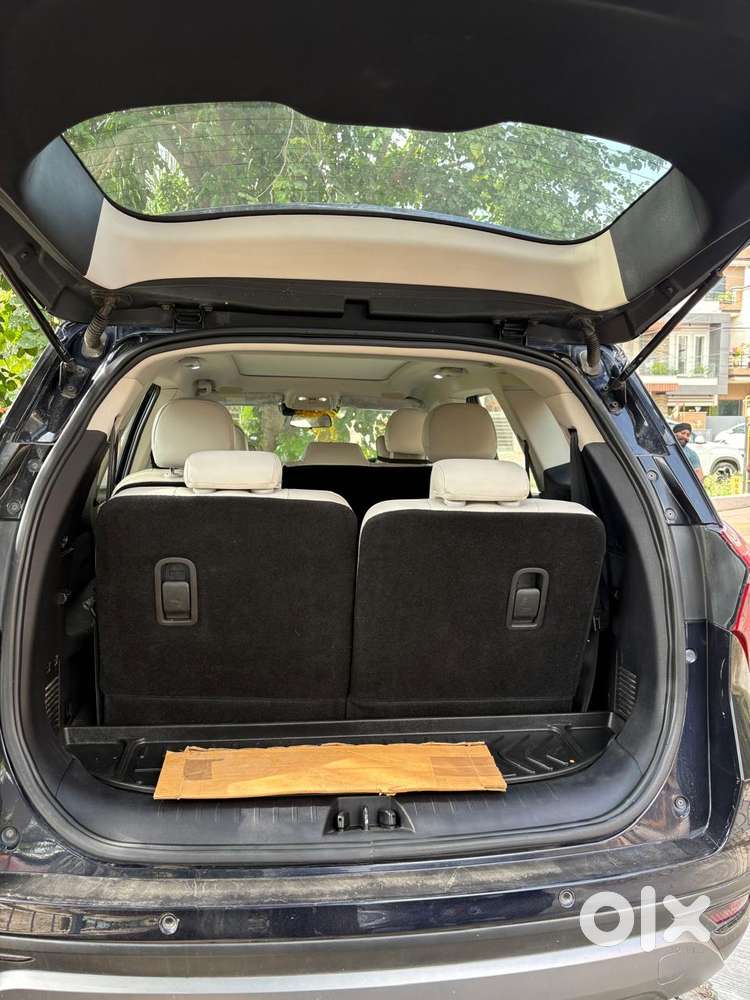 Mahindra Xuv700 Ax7l 6 Str At, 2022, Diesel