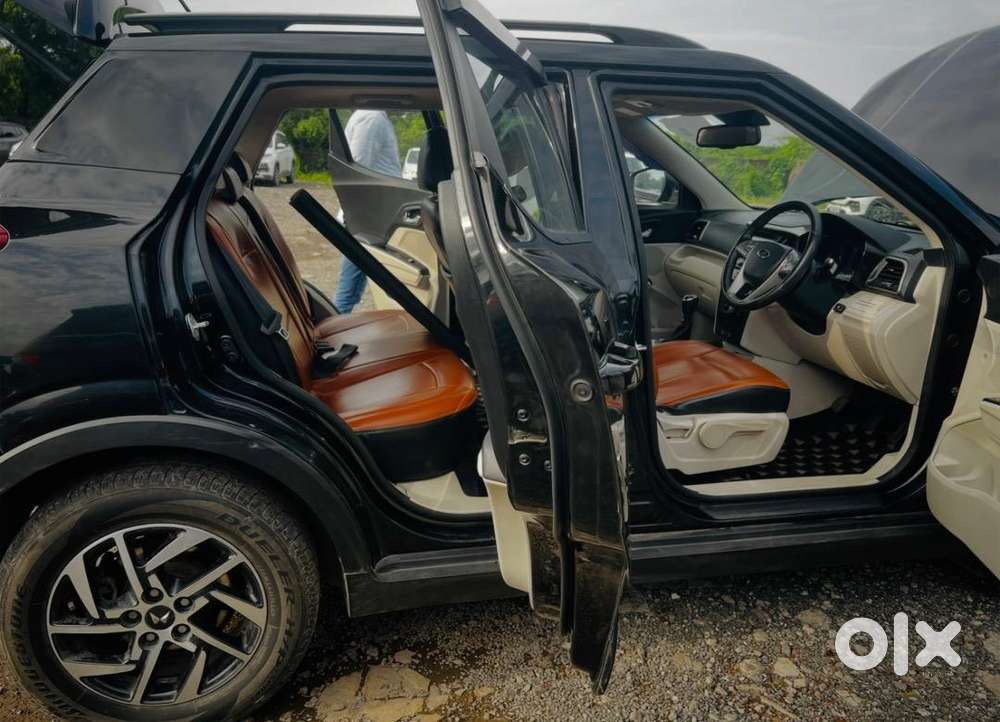 Mahindra Xvu300 Cng With 2022 Black