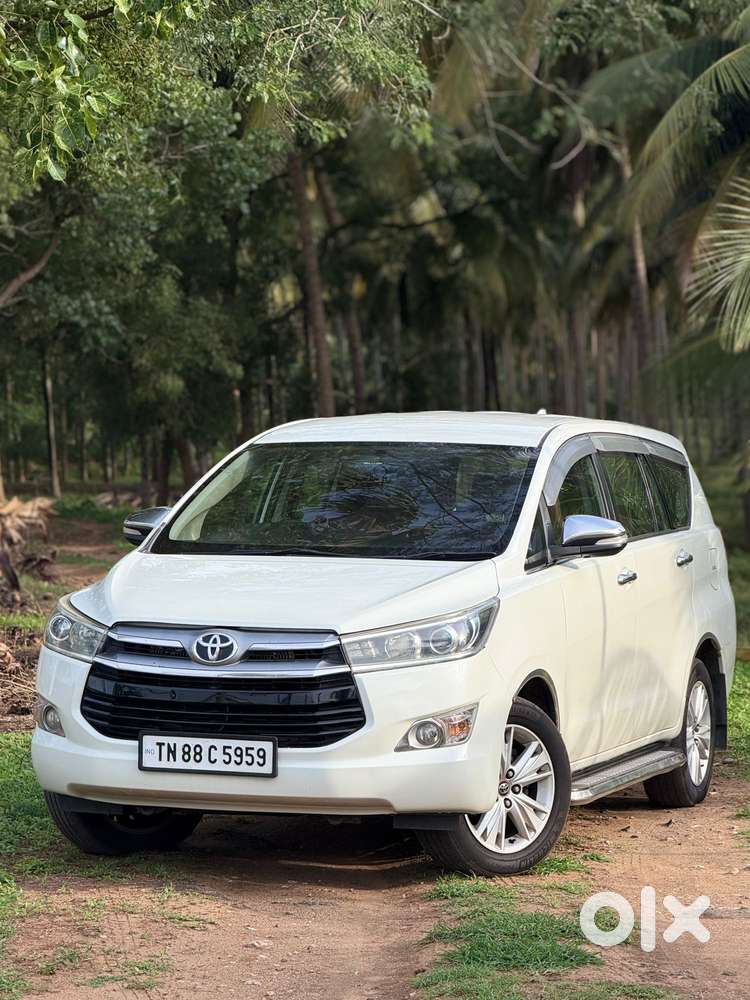 Toyota Innova Crysta 2.8z Automatic, 2016, Diesel