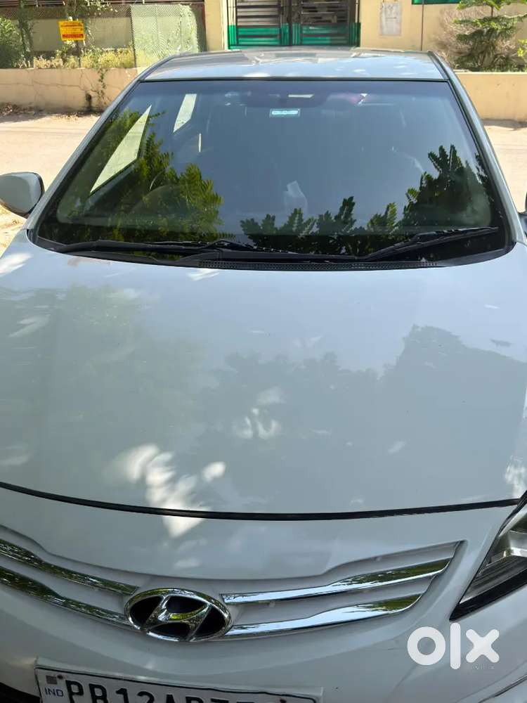 Hyundai Verna 2017 Diesel Well Maintained White Color