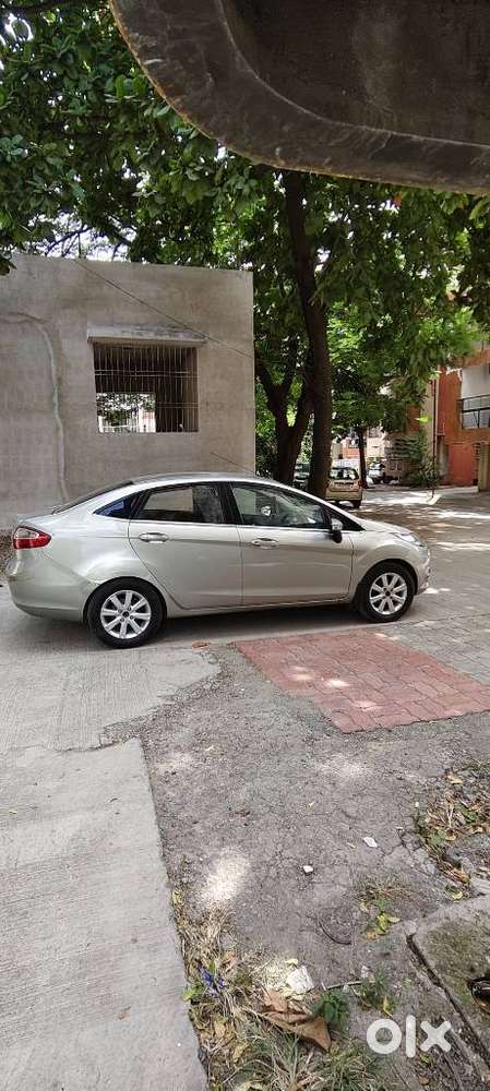 Ford Fiesta Petrol Titanium Plus, 2012, Cng & Hybrids