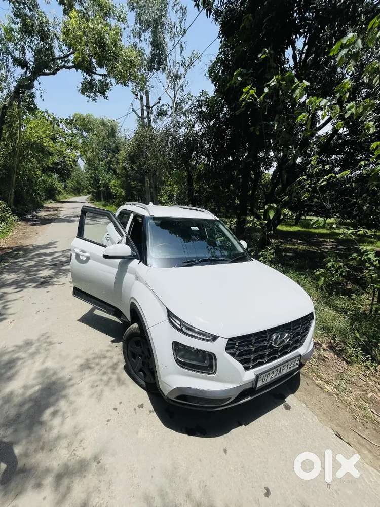 Hyundai Venue 2021 Petrol Well Maintained