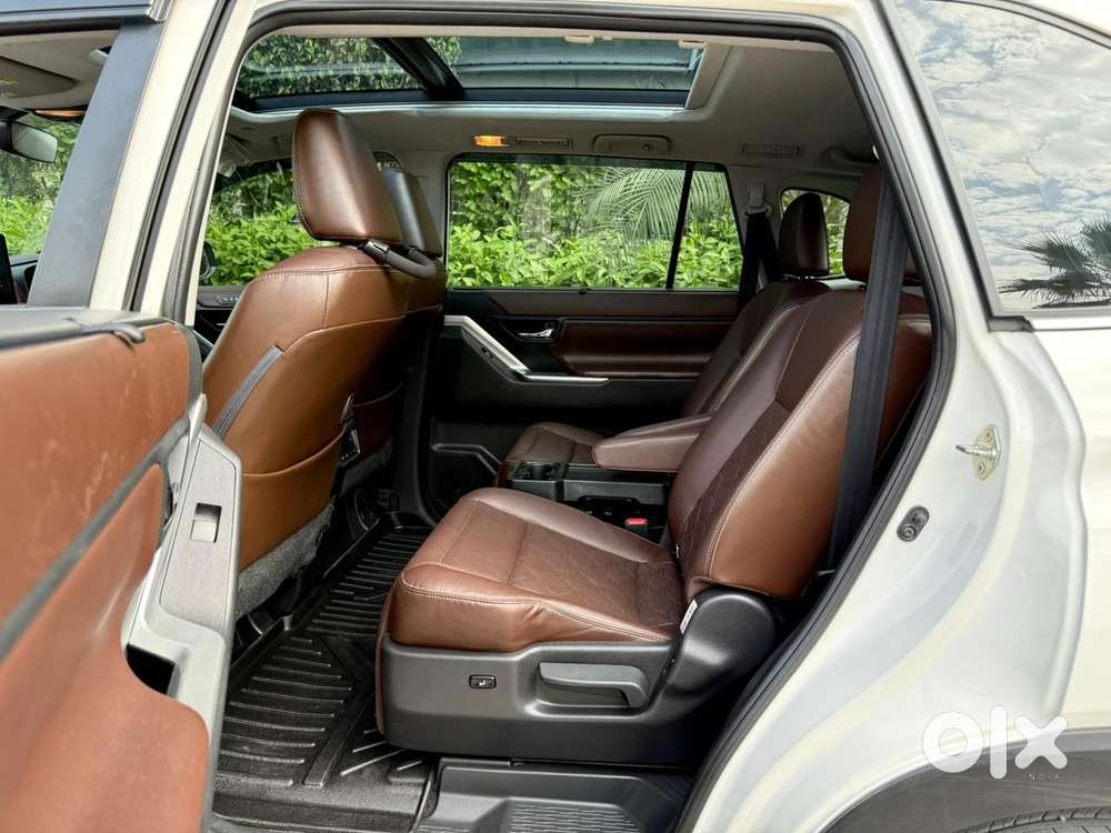 Toyota Innova Hycross 2.0 Zx Hybrid 7 Str, 2024, Petrol