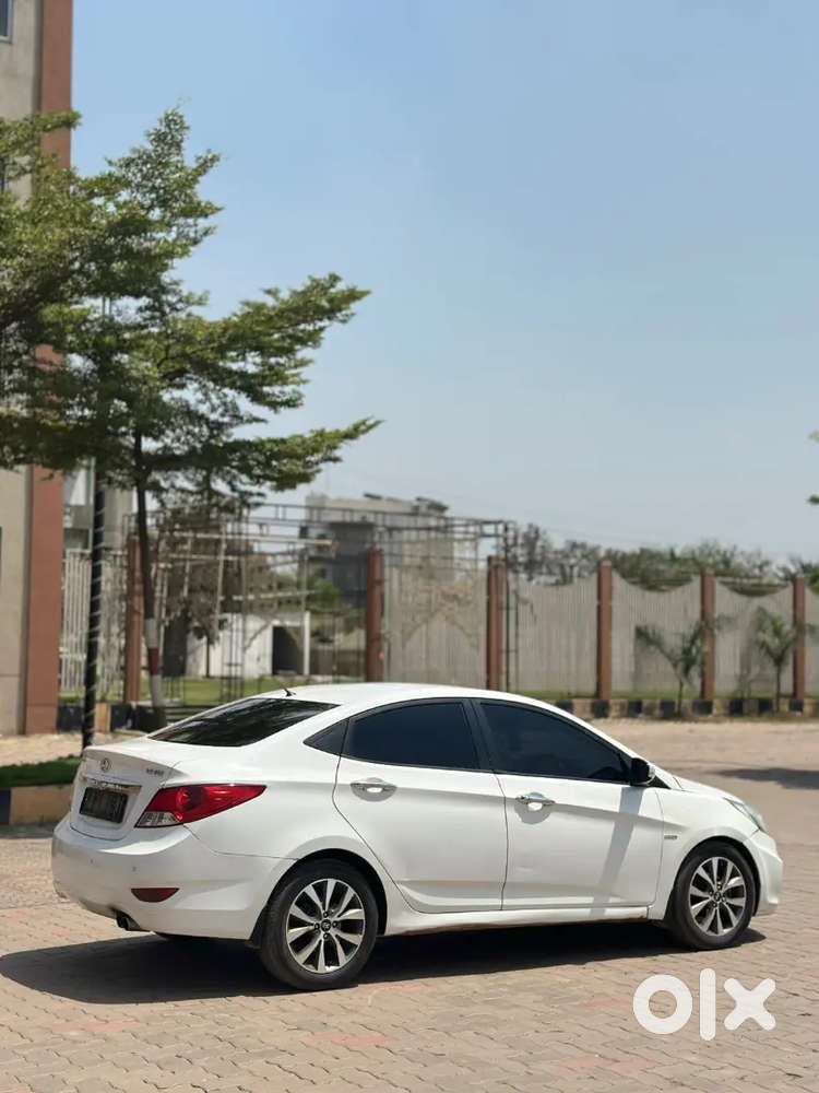 Hyundai Verna 2015 Diesel 98000 Km Driven