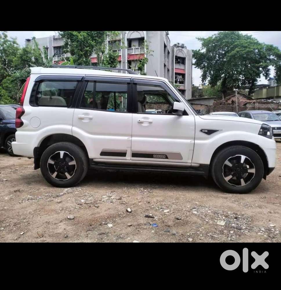 10 Days Old Car.scorpio Classic S11 2026 April Tax 2031.1st Owner. Km